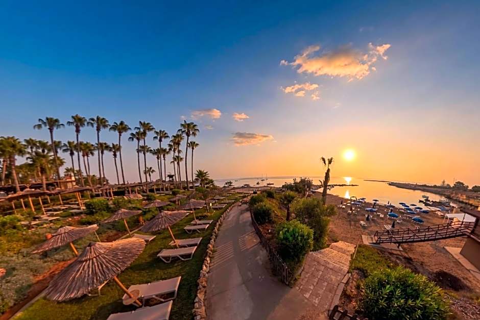 Cavo Maris Beach Hotel