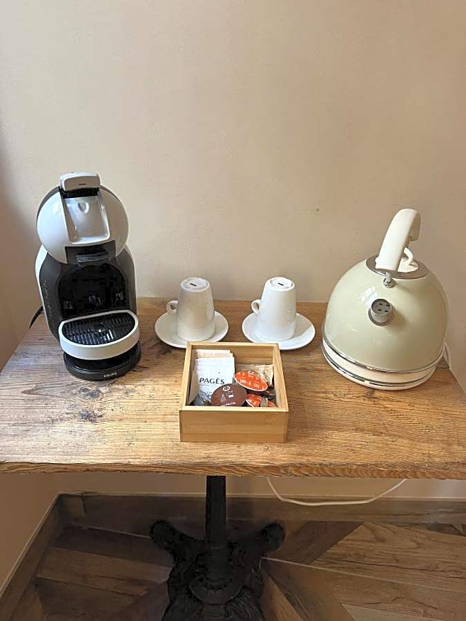 Le 19 - Chambre Patio 34m2 - Centre Historique - Clim