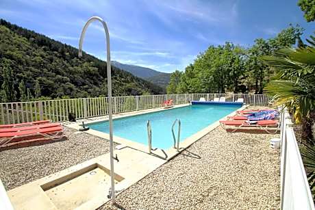 Chambre une fenêtre sur le Ventoux la Clue