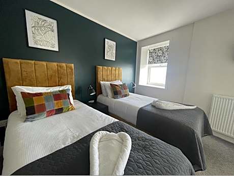 Twin Room with Private Bathroom