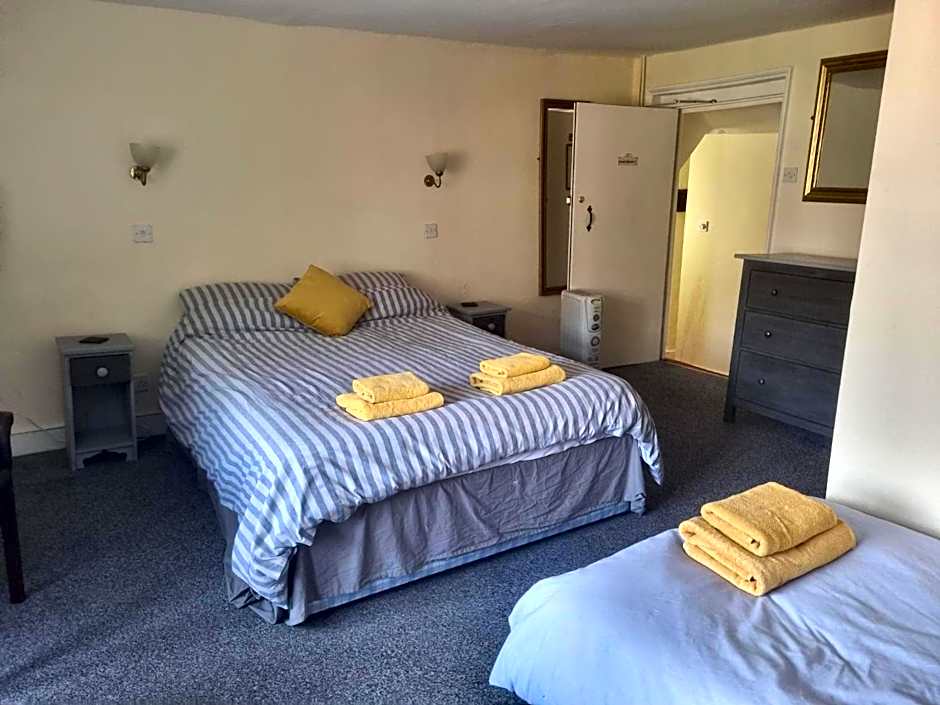 The Red Lyon Slinfold