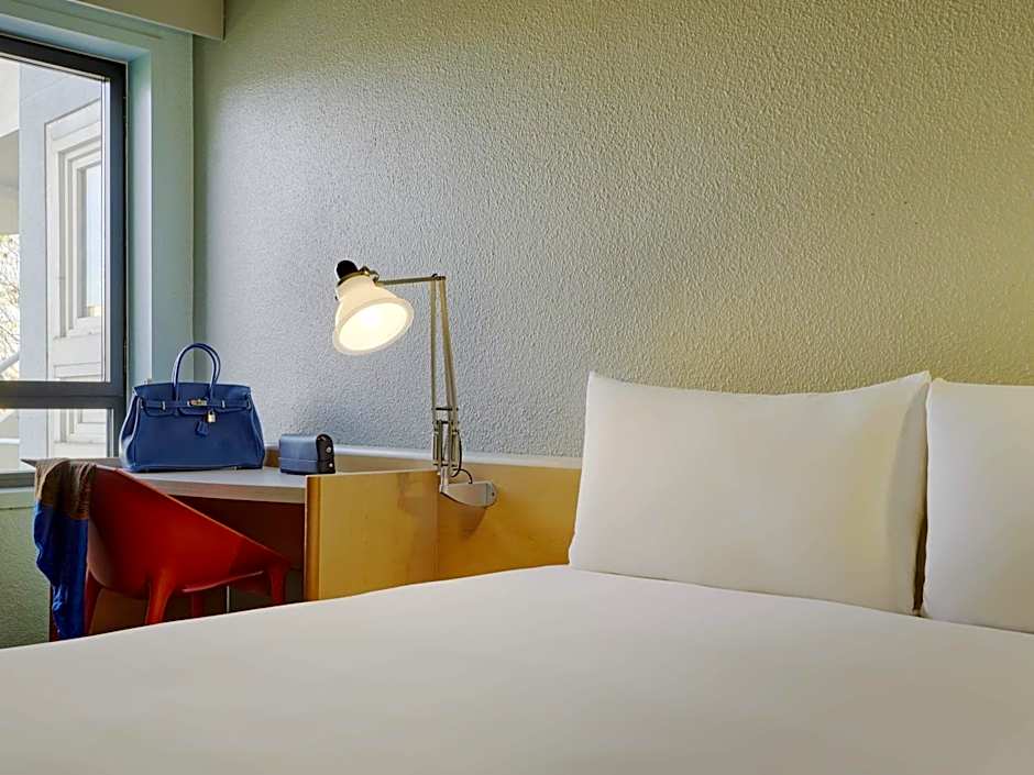 Ibis Paris La Villette Cite Des Sciences 19Eme
