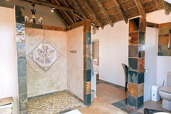 Tshukudiba Game Lodge