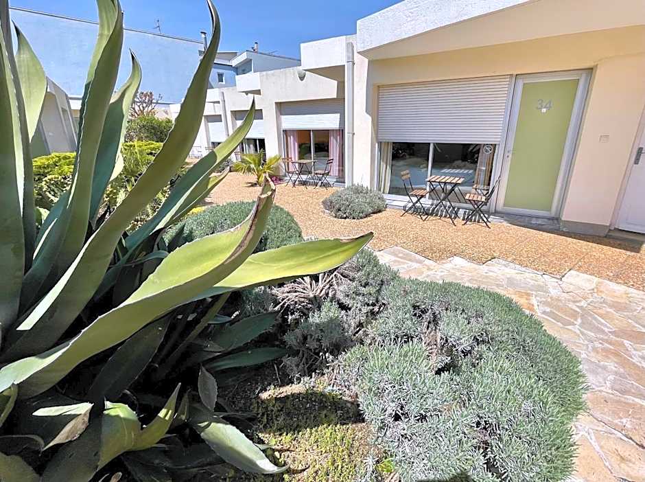 Amerique Hotel Palavas Montpellier Sud -LOGIS-
