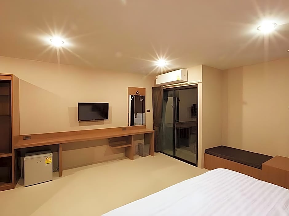 The Plubpla Serviced Apartment