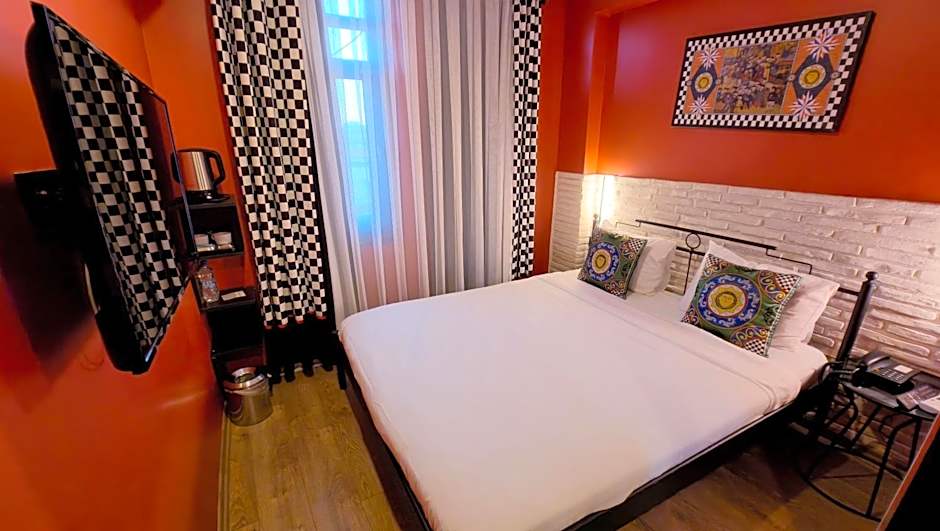 THINK HOTEL