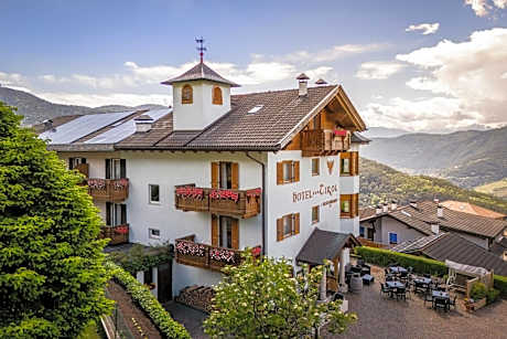 Hotel Tirol- Natural Idyll