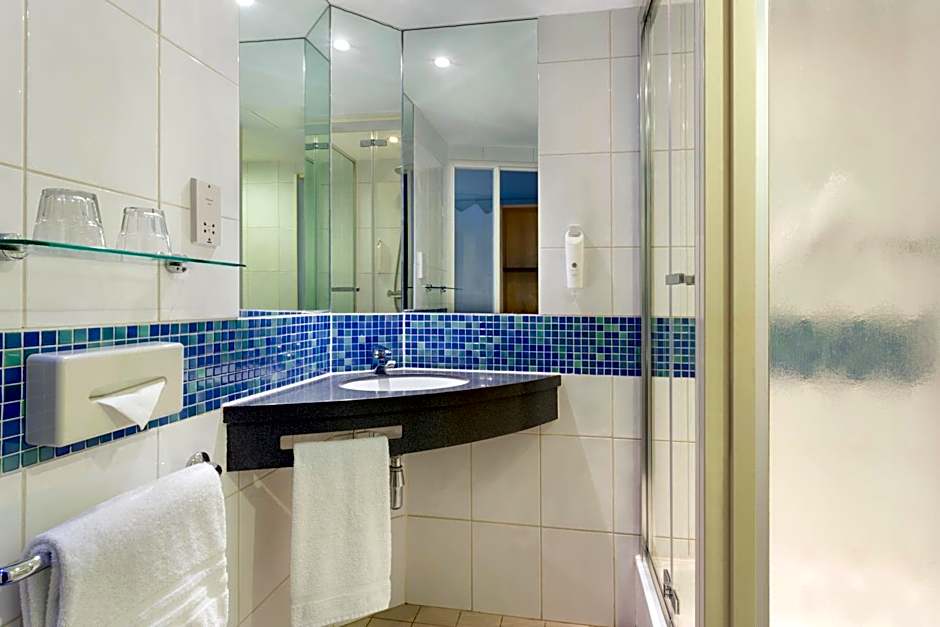 Holiday Inn Express Cheltenham Town Centre By IHG