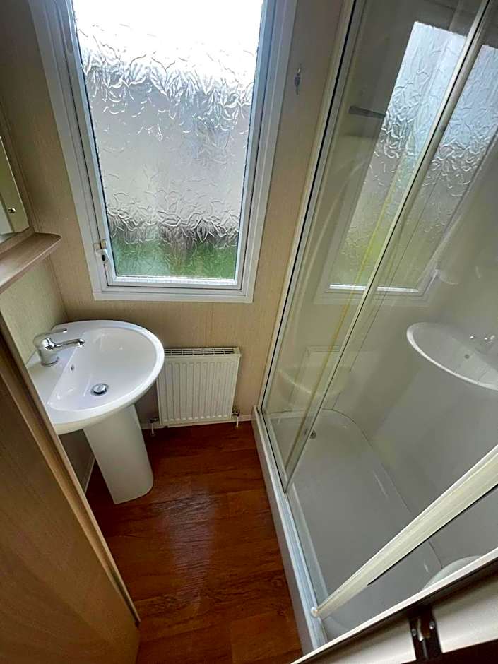 Lyons robin hood caravan 43SW