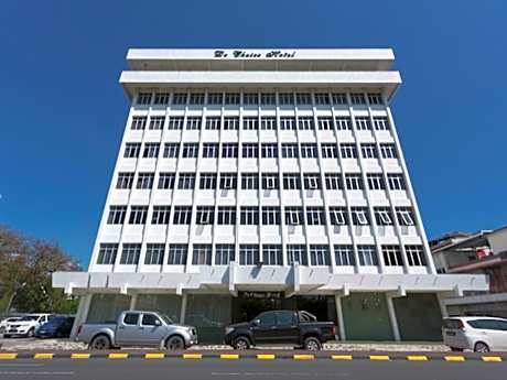 OYO 89619 De Choice Hotel