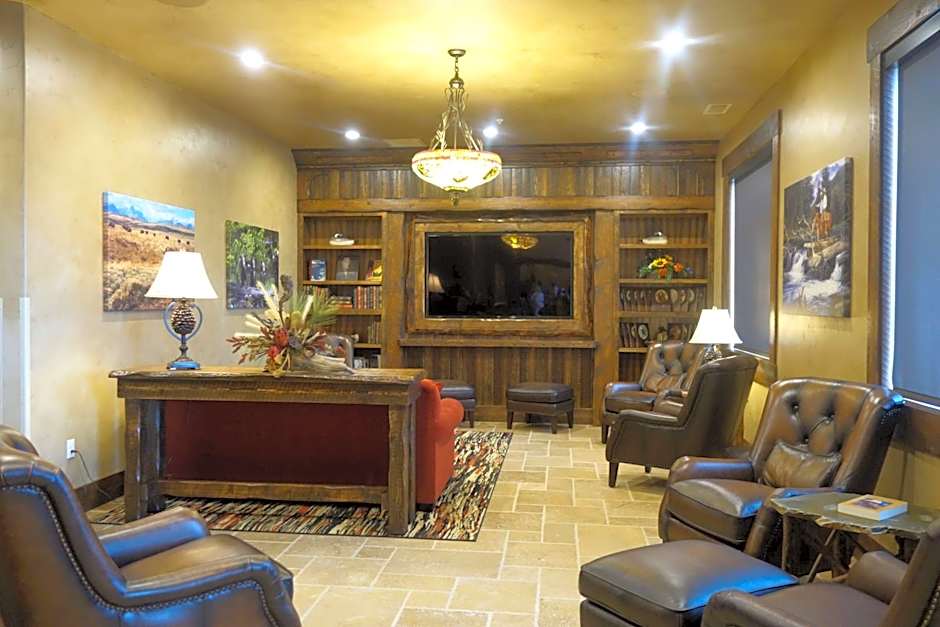 Glacier International Lodge