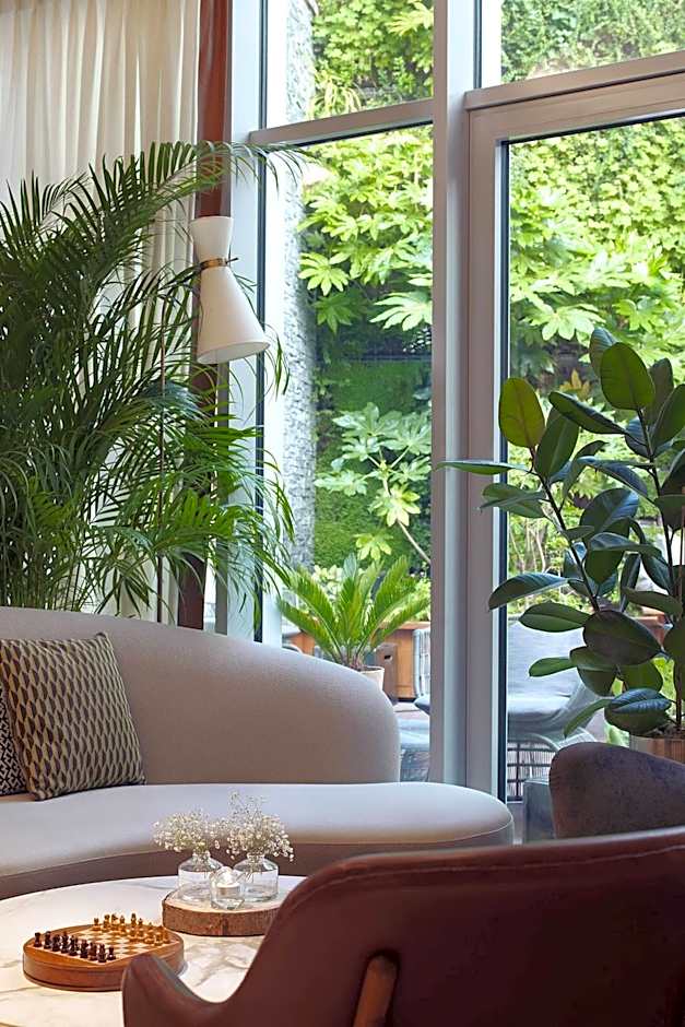 Renaissance by Marriott Paris Republique Hotel