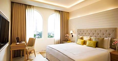 Executive Suite 1 Bedroom with City View