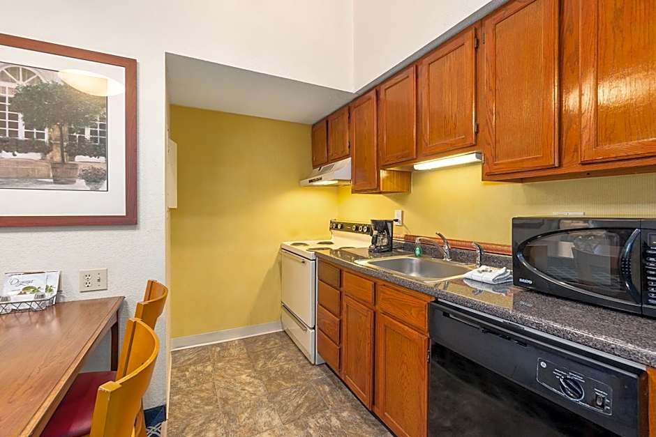Residences at Daniel Webster