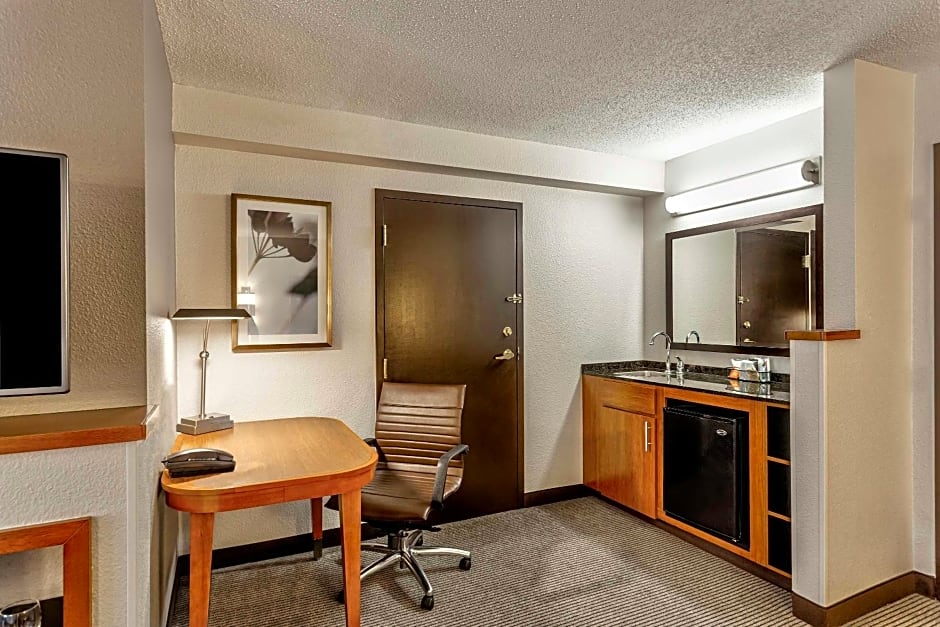 Hyatt Place Overland Park Convention Center