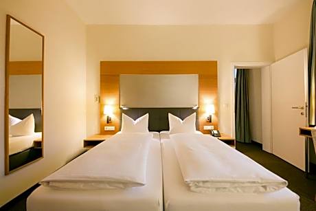 Junior Suite (Glass Bathroom)