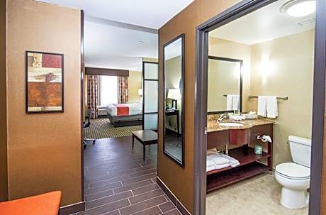 1 King Standard Communications Accessible Roll Shower