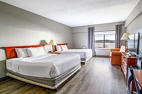 Deluxe Suite with Two Queen Beds - Non-Smoking