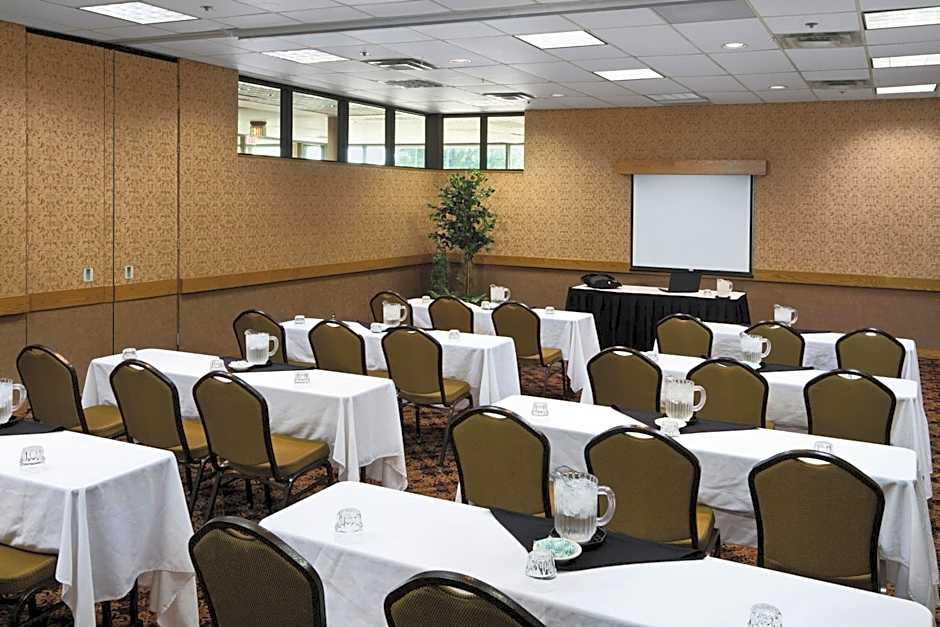 Ramkota Hotel - Pierre