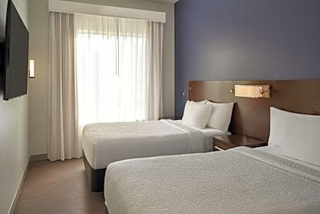 One-Bedroom Queen Suite with Sofa Bed - Hearing Accessible
