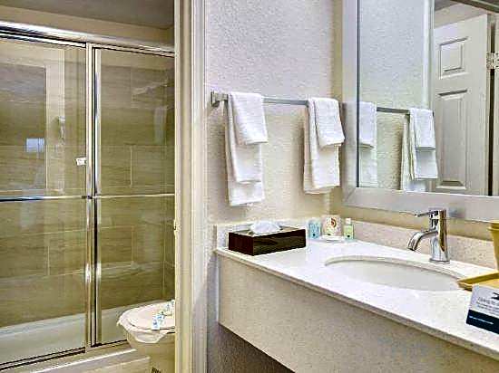 Quality Inn & Suites Suffolk West
