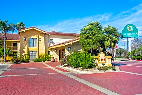 La Quinta Inn by Wyndham Victoria