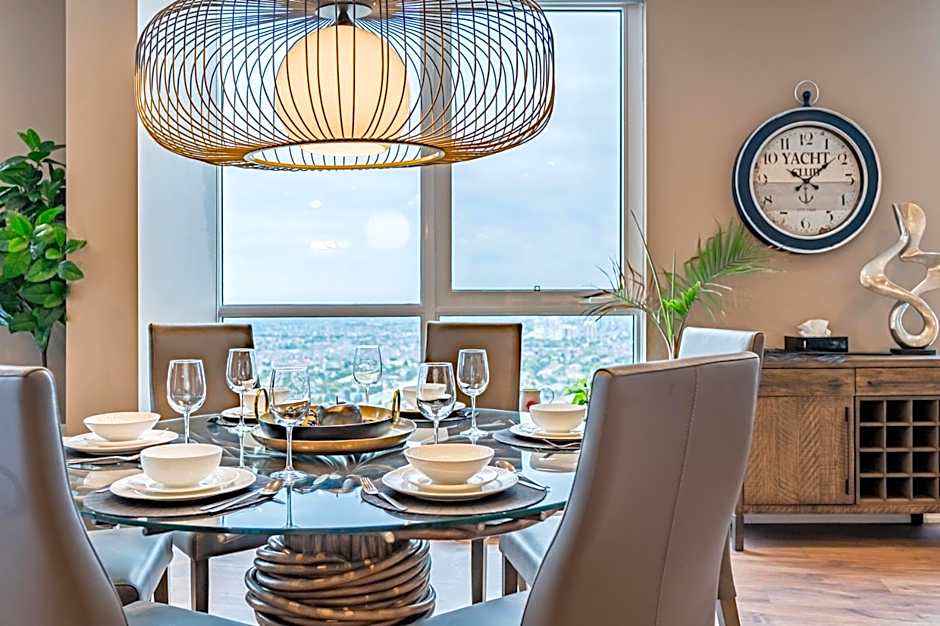 Amazing 3 Bed 4 Bath Penthouse with Roof Top Terrace close to Airport