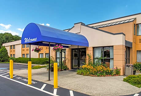 All Seasons Inn & Suites Smithfield Providence