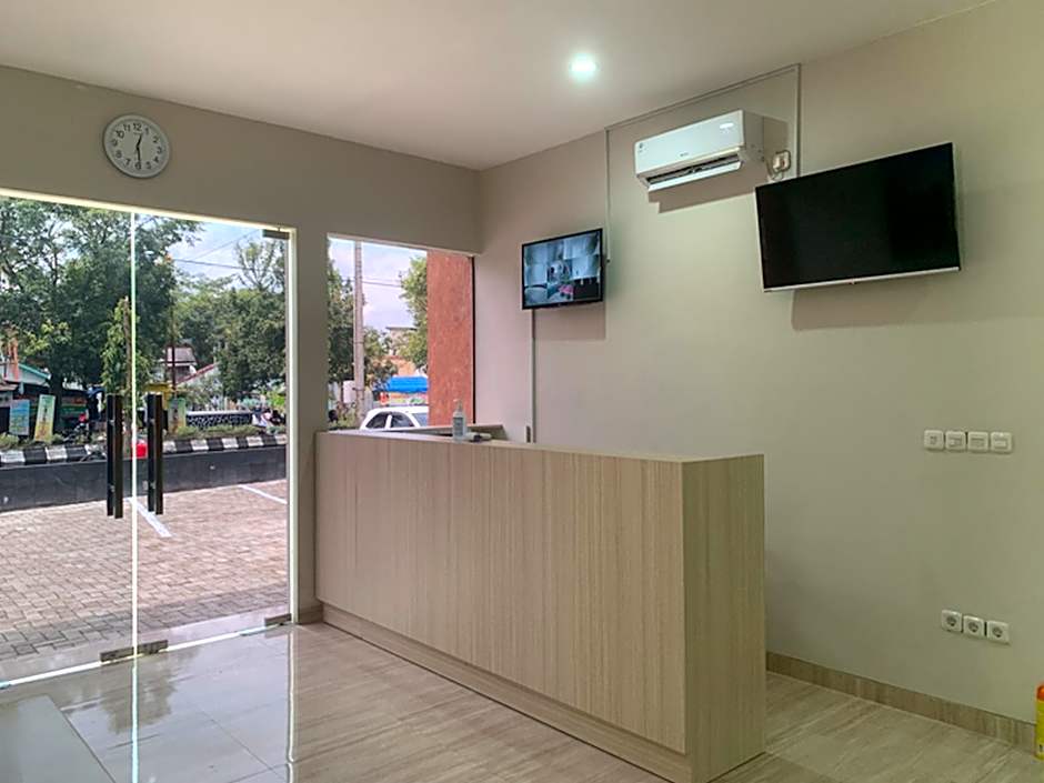 RedDoorz near Alun Alun Purbalingga