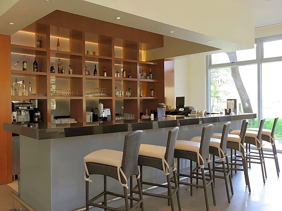 Pico Sands Hotel