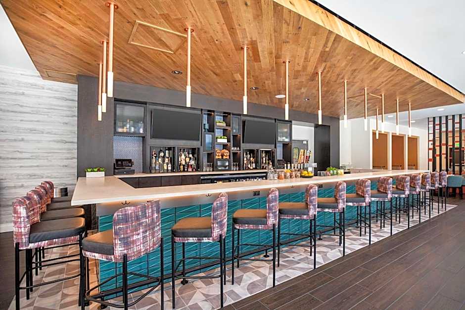 Cambria Hotel Denver Downtown RiNo