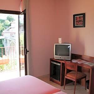 Hotel Sant Quirze De Besora