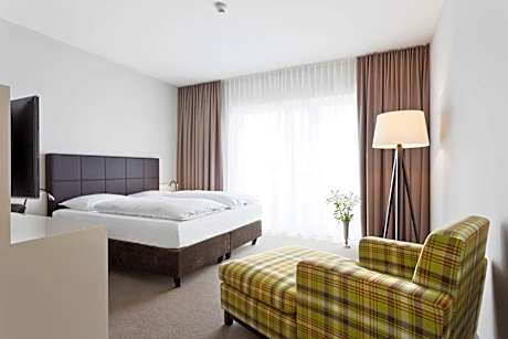 Superior Room with side Seerhein view