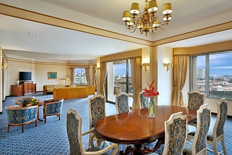 Three Bedroom Presidential Suite