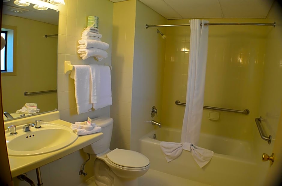 Amber's Inn and Suites