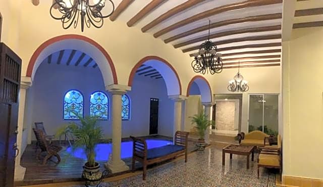 Hotel Catedral Valladolid Yucatan