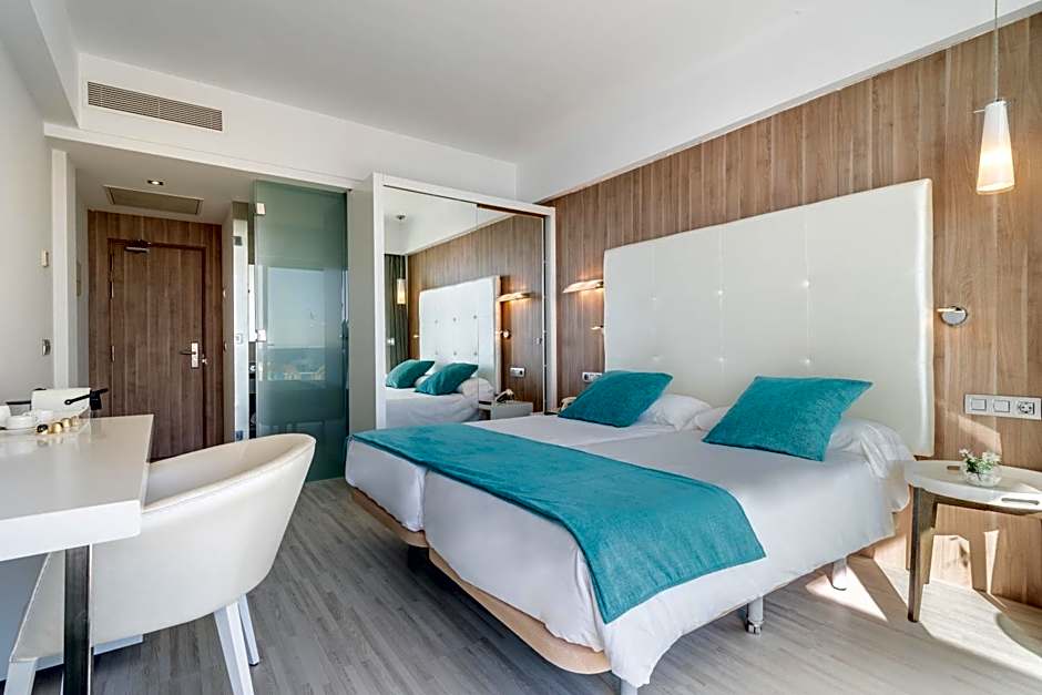 Kyrat Amarac - Adults Only