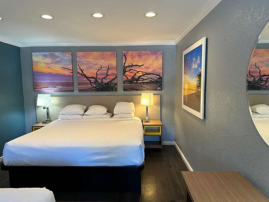 Days Inn by Wyndham Pensacola - Historic Downtown