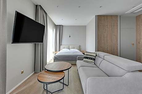 Studio Apartment with Sauna and Garden - Marina Residence