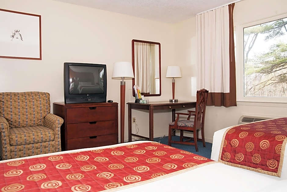 Red Carpet Inn and Suites Plymouth