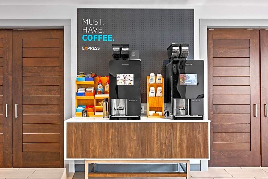 Holiday Inn Express & Suites Marinette By IHG