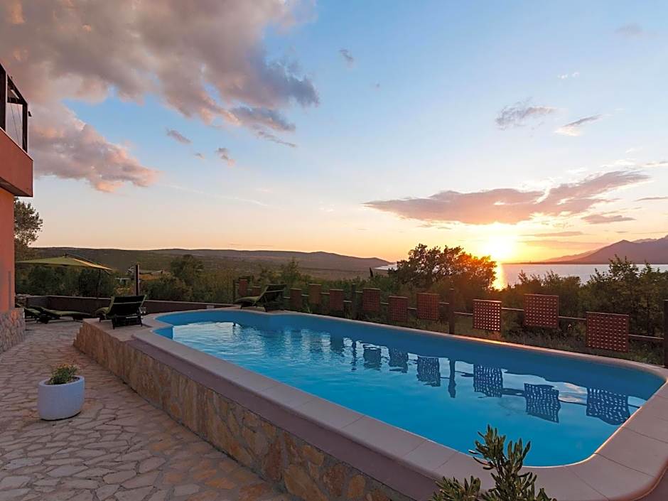 Villa in Rovanjska with Pool & Sea Views