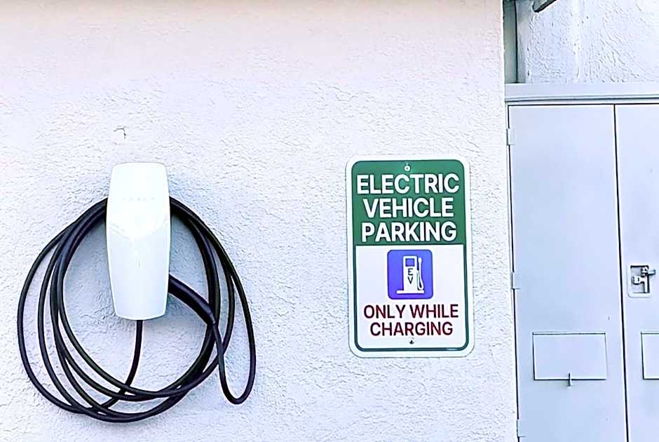 Super 8 by Wyndham Albuquerque Downtown