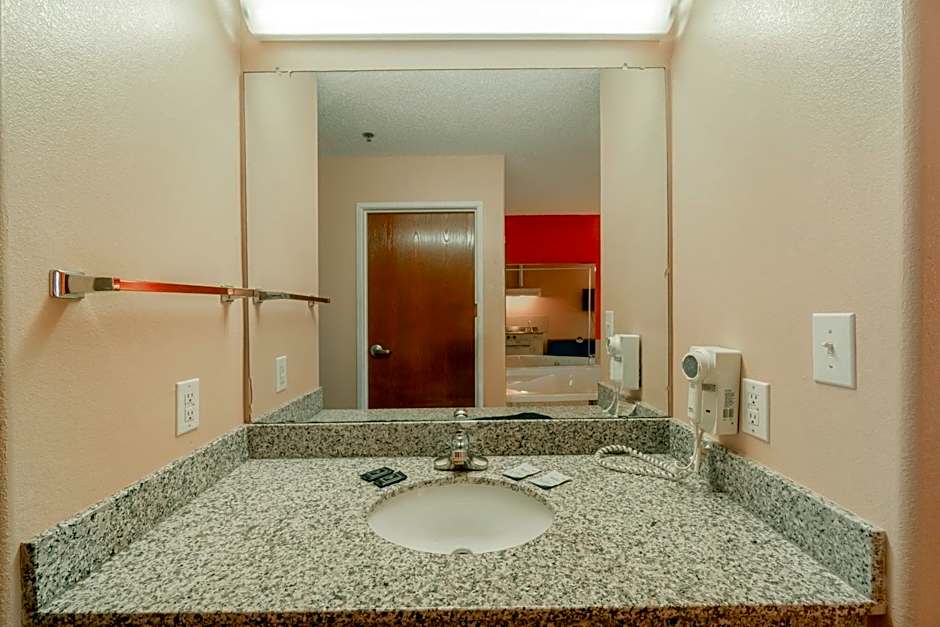 Capital O Fairway Inn - Baytown La Porte TX