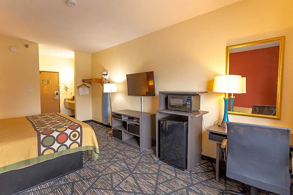 Super 8 by Wyndham Big Rapids