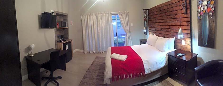 Tranquil House B&B @ 1 College Ave