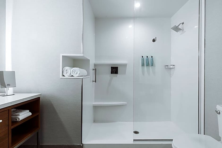 Courtyard by Marriott Santa Barbara Downtown