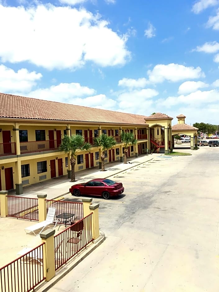 Boca Chica Inn and Suites