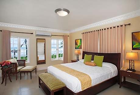 Five-Bedroom Villa Oceanfront