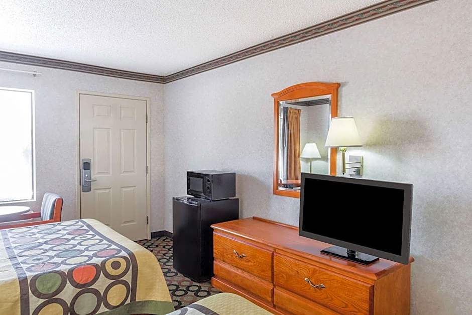 Super 8 by Wyndham Ashburn